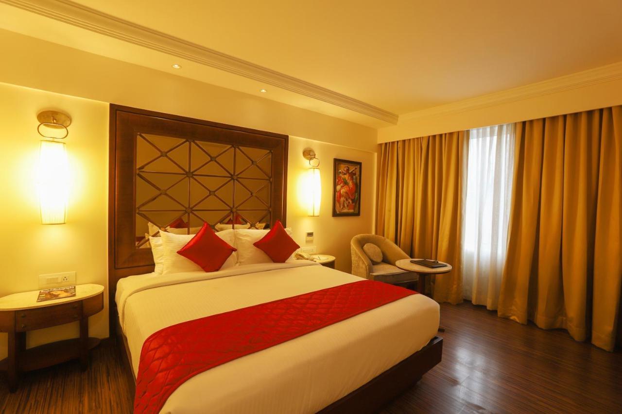 The Saibaba Hotel Chennai Exteriör bild